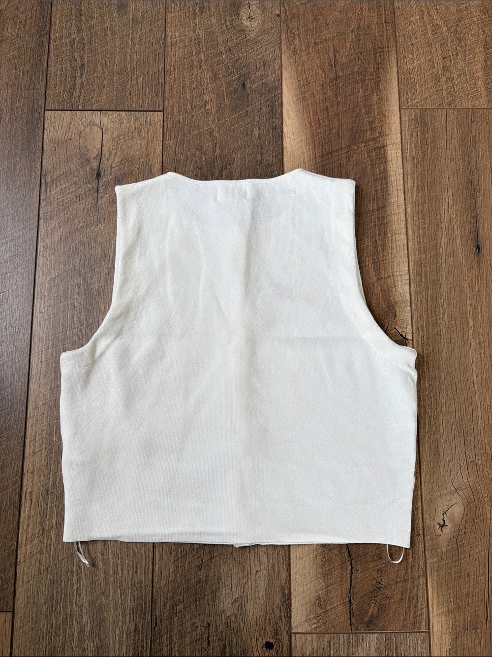 H&M Cream Button-Front Cropped Tank - Picture 3 of 3